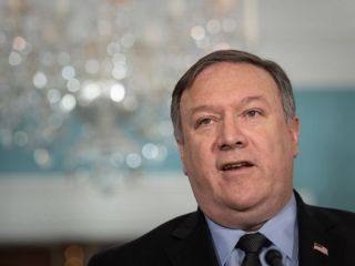 پمپئو: آمریکا به کشورهای دیگر کمک می‌کند که نفت ایران را جایگزین کنند