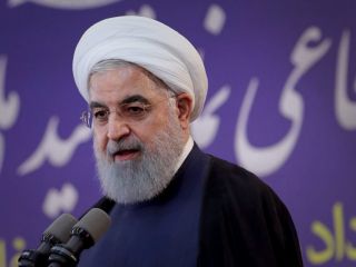 روحانی: مقام‌های آمریکا هر روز پیغام می‌فرستند که بیایید مذاکره کنیم