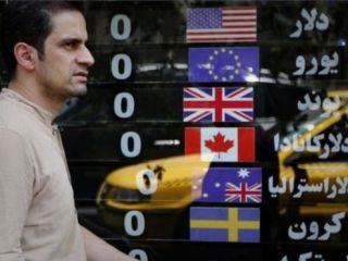 افت قیمت ارز و سکه همزمان با آغاز پرداخت ارز مسافرتی در تعدادی از بانک‌ها