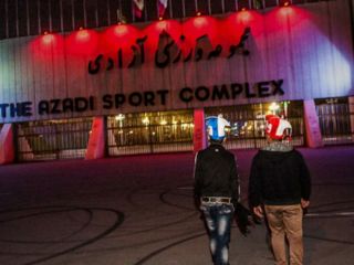 ورزشگاه آزادی بعد از دربی استقلال و پرسپولیس؛ زورگیری با سلاح سرد از تماشاگران