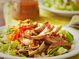 آشنایی با روش تهیه‌ی سالاد مرغ چینی