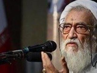 خطیب نماز جمعه تهران: فضای مجازی رابطه مردم و دولت را سست می‌کند