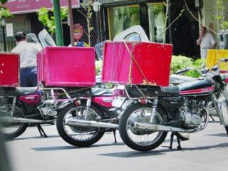 شگرد عجیب سارق زرنگ برای کلاهبرداری از مشتریان رستوران‌ها