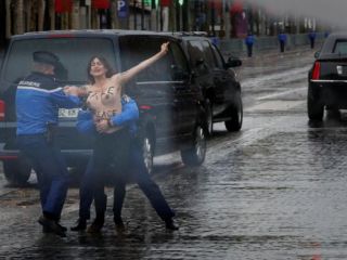 اعتراض لختی فعالان فمن برای حضور ترامپ در پاریس