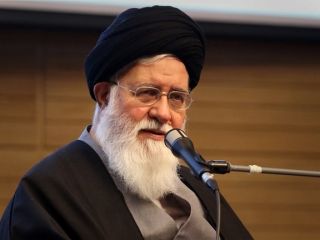 علم‌الهدی: حرف‌های رئیس‌جمهور برای دشمنان سند می‌شود/ اروپایی‌ها ایران را به بازی گرفته‌اند