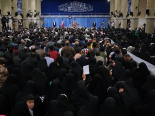 خامنه‌ای: حواس‌تان را جمع کنید ، آمریکا نقشه را برای سال ۹۸ کشیده