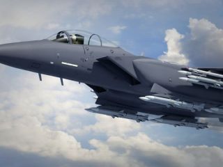 ویدویی دیدنی از مانور تعدادی جنگنده اف ۱۵ در ارتفاع پایین