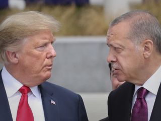 گزارش آسوشیتدپرس؛ چطور ترامپ بعد از گفتگو با اردوغان تصمیم به خروج نیروها از سوریه گرفت