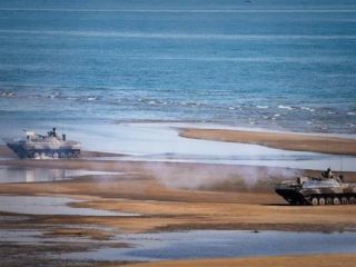 پرواز پهپاد و شلیک چند راکت اخطار سپاه پاسداران به سوی ناو آمریکا در خلیج فارس