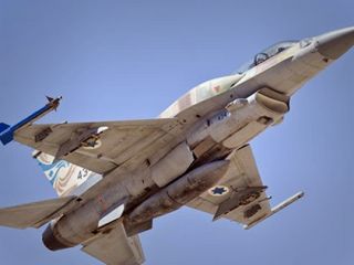 حمله هوایی اسرائیل به سوریه در لحظه فرود هواپیماهای مسافربری در فرودگاه های دمشق و بیروت