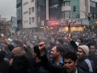 چرا حکومت ایران از «فتنه ۹۸» بیش از «فتنه ۸۸» نگران است - یک سالگیِ خیزش دی‌ماه