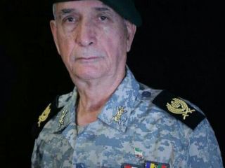 تیمسار ضرغامی، فرمانده‌ی تکاوران نیروی دریایی دق کرد و رفت