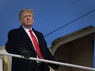 ترامپ در پیام تبریک سال نو : ما آن توافق بسیار بد و یک طرفه اتمی با ایران را متوقف کردیم