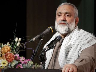 سردار نقدی: رضا خان انقدر بی‌بته بود که تا آخر حکومتش نتوانست نوشتن بیاموزد