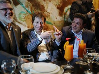 فساد به سبک برادرِ شهید: رشوه ۶۰۰ میلیارد تومانی برادر شهید به حسین هدایتی معروف به آقای عابر بانک