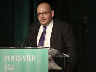 خاطرات جیسون رضائیان از دوران زندان در ایران : وقتی ماموران برای سرود آمریکا احترام گذاشتند