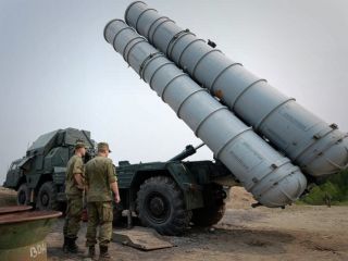 روسیه  اس ۳۰۰های خود را در زمانه حمله اسرائیل به سوریه غیرفعال می‌کند