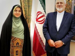 عکس یادگاری ظریف با حمیرا ریگی و حواشی آن