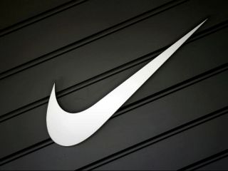 جنجال بر سر لوگوی شبیه «الله» زیر کفش نایک