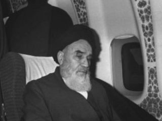 اجاره هواپیمای ایرفرانسی که  خمینی را از پاریس به تهران آورد ، چه کسی پرداخت کرد؟