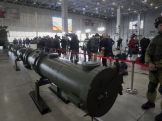 پوتین: روسیه هم از پیمان کنترل موشک‌های هسته ای میانبرد خارج می‌شود