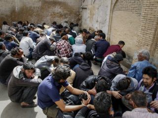 چرا سپاه به دنبال جمع آوری کارتن خوابها و معتادهاست؟