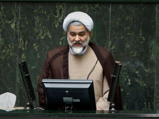 نماینده مجلس :دخترانی که در سن پایین ازدواج می‌کنند، در زایمان کمتر می‌میرند! آمارش هست!