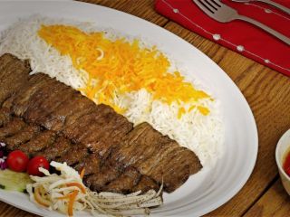 با گوشت کیلویی ۲۰۰ هزار تومان، کباب ارزان قیمت نداریم/ هر کبابی را نخورید