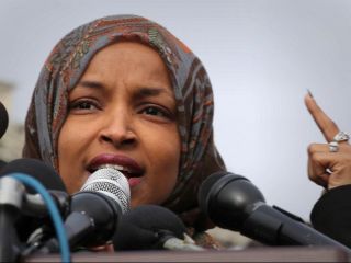 نمایش تصویر اسلام‌ستیز از عضو کنگره آمریکا جنجال‌ساز شد