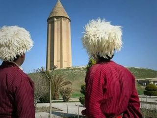 رئیس فدراسیون سوارکاری ایران ترکمن‌ها را «پیژامه‌پوش‌های فقیر سرکش معتاد» خواند