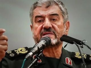 فرمانده سپاه پاسداران: انقلاب جمعیت فقیر ایران را از ۵۰ درصد به ۱۰ درصد کاهش داد