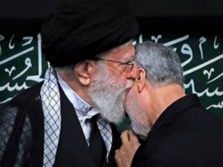 آیت الله خامنه ای ، بالاترین نشان نظامی ایران را به قاسم سلیمانی ، فرمانده سپاه قدس اعطا کرد