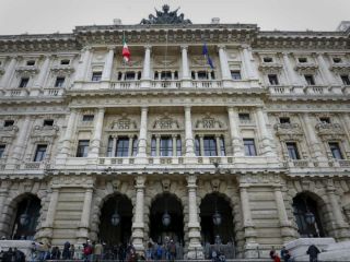 ظاهر «بسیار مردانه» شاکی باعث تبرئه متهمان به تجاوز جنسی شد
