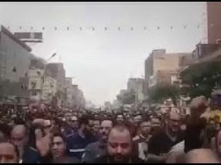 استقبال مردم کنگان از روحانی با شعار : کلیدساز دروغگو، کلید تدبیرت کو