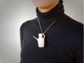 روش جالب حمام رفتن زنان در سینمای جمهوری اسلامی + گردنبند آفتابه نشان فقط ۶۵ دلار!!