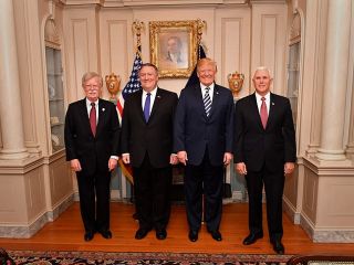 دِ نیشن: نئوکان ها در کاخ سفید آماده اند جنگ با ایران را کلید بزنند