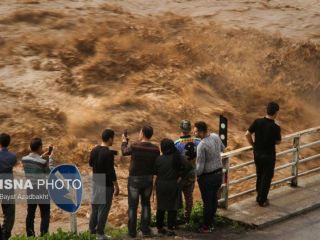 ادامه بارندگی در مناطق مختلف ایران؛ آب‌گرفتگی در تهران و بازگشت سیل به شیراز