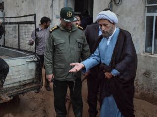 امام جمعه شیراز: در بازدید از مناطق سیل زده چندین فحش خوردم