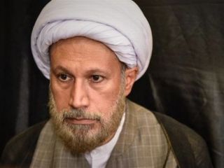 امام جمعه شیراز: در جریان امور ما، نفهم‌ها تصمیم می‌گیرند!