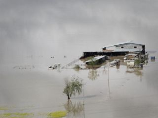 چرا جهان اشتیاقی برای کمک به سیل‌زدگان ایران نشان نداد؟