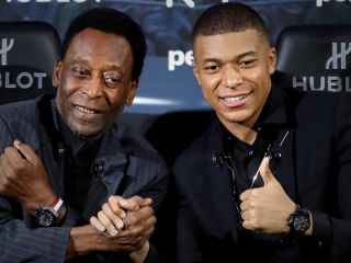 پله ستاره برزیلی در بیمارستانی در پاریس بستری شد