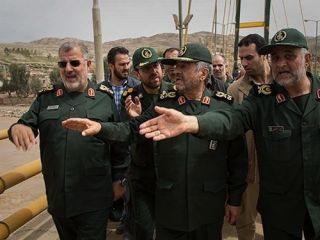 چرا سپاه پاسداران بزرگ نمی شود؟