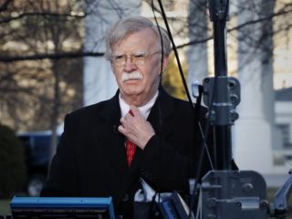 جان بولتون: قاسم سلیمانی از خطرناک‌ترین افراد جهان است؛هر کسی با سپاه معامله کند ۲۰ سال زندانی میشود