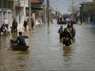 پیشروی سیل در ایران؛ آماده باش در بوشهر و هرمزگان