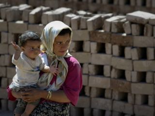 در ایران، دستمزد سالانه کمتر از ۳۳ میلیون تومان از مالیات معاف شد