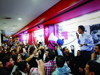 فردوسی‌پور مجتمع کوروش را به هم ریخت  - ویدیو