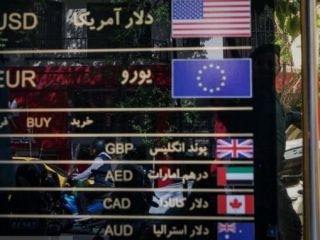 قیمت دلار, یورو , پوند ,سکه و طلا در بازار امروز چهارشنبه ۴ اردیبهشت