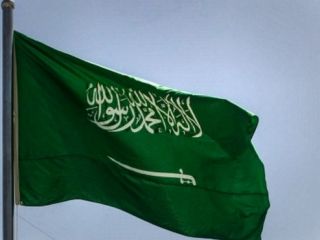 عربستان ۳۷ مرد را سر بُرید و یک نفرشان را بعد از اعدام مصلوب کرد