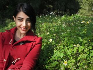 به سیم آخر زدن احمدی‌نژاد با توییت‌های عجیب برای دختر خبرنگار!