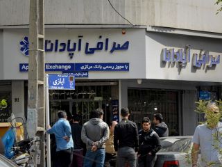 قیمت دلار, یورو , پوند ,سکه و طلا در بازار امروز یکشنبه ۸ اردیبهشت